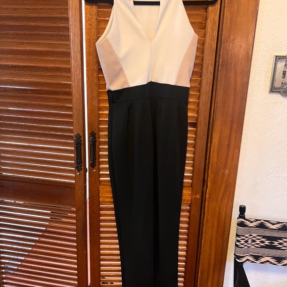 Cute Two-Tone Jumpsuit - Picture 2 of 3